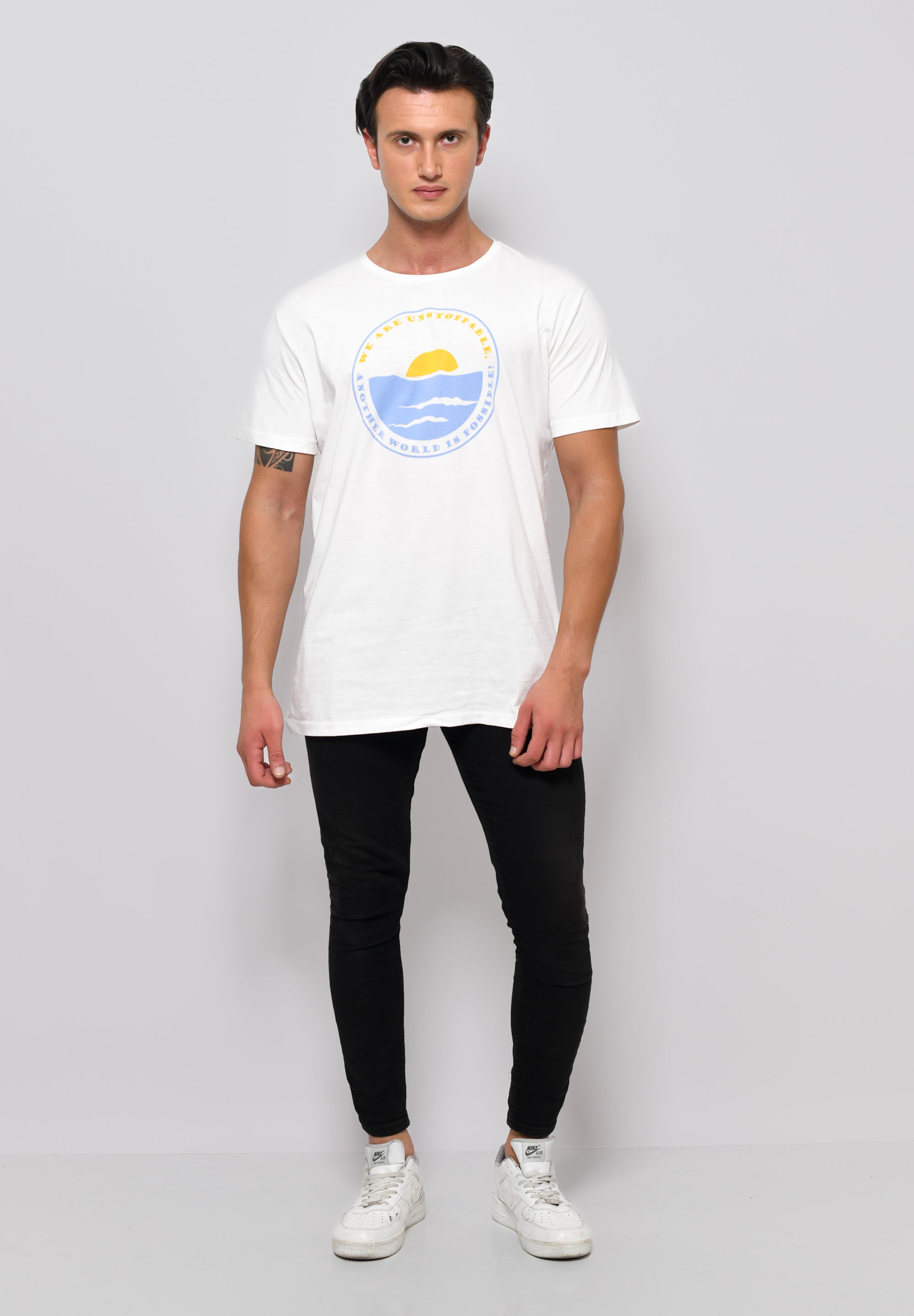 SOMWR UNSTOPPABLE T-Shirt UND001