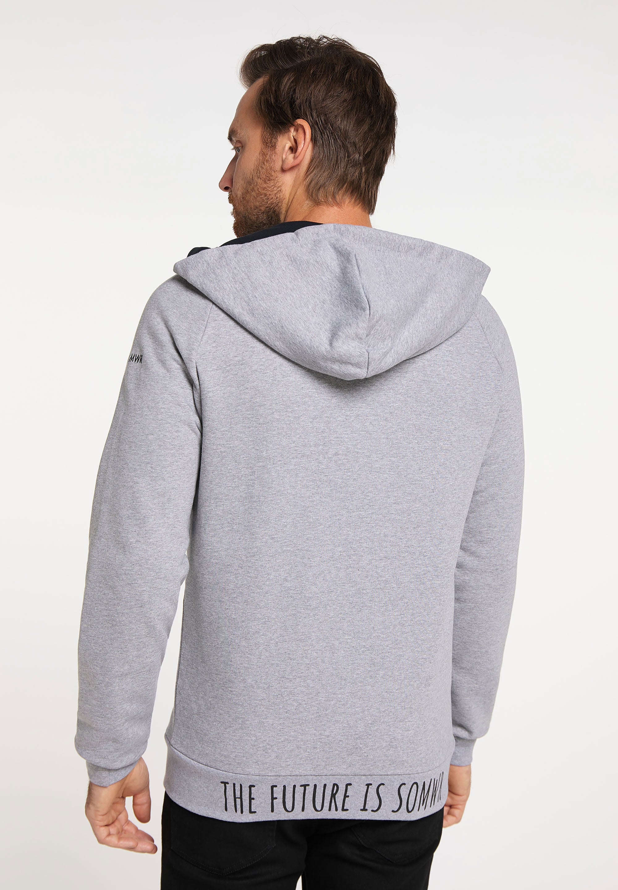 ZIP UP