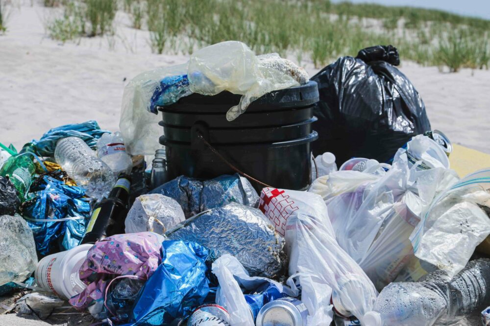 We collect 1.4 kg of ocean plastic per product